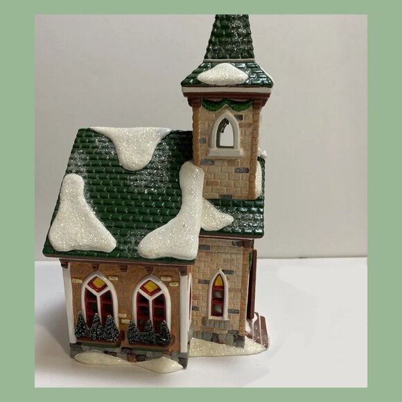 Department 56 Snow Village Mistletoe Santa Bear Wedding Chapel #56-05711